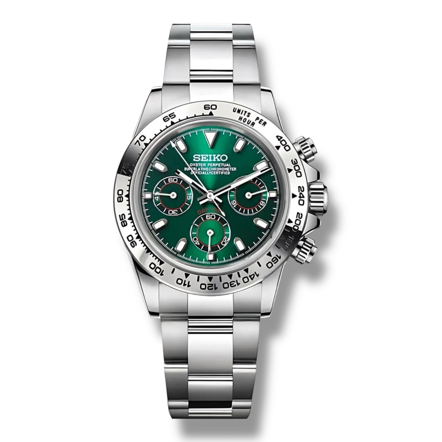 Montre Seiko personnalisée avec cadran vert émeraude brillant, trois sous-cadrans assortis et lunette tachymétrique argentée. Boîtier et bracelet en acier inoxydable poli offrant une allure sophistiquée et sportive
